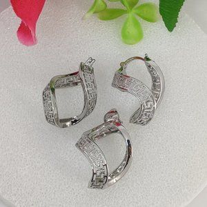 Beautiful set of Gold plated Earrings and Pendant sets.